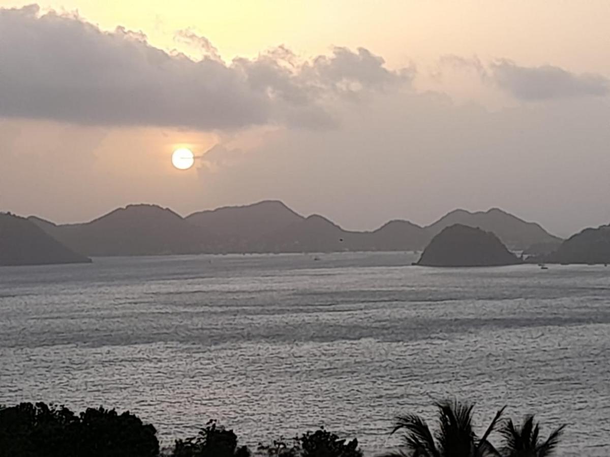 Ti Kaz Anoli Vue Epoustouflante Sur La Baie Villa Terre-de-Bas Dış mekan fotoğraf